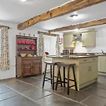 Cosy 2 Bedroom Near Coniston Water - Pass The Keys Semesterbostad Ulverston