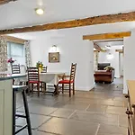 Cosy 2 Bedroom Near Coniston Water - Pass The Keys Feriehus Ulverston