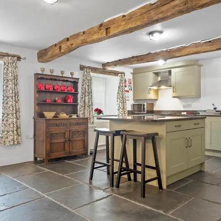 Pass The Keys Cosy 2 Bedroom Near Coniston Water Holiday home Ulverston