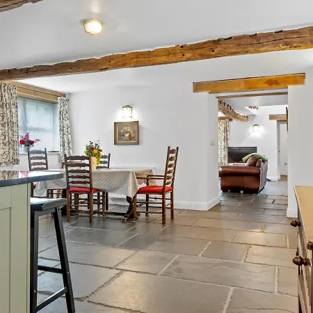 Pass The Keys Cosy 2 Bedroom Near Coniston Water Holiday home Ulverston